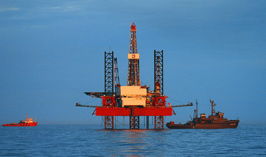Снижение цены нефти Urals до $60 может привести к снижению рейтинга РФ на 3 ступени - S&P