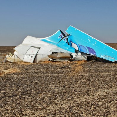 *Обломки самолета Airbus A321 авиакомпании "Когалымавиа" в Египте