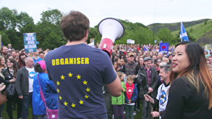 Сотни шотландцев с проевропейскими лозунгами митинговали против Brexit