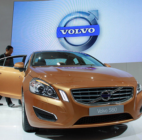 Автомобиль Volvo S60