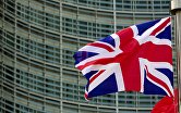 Флаг Великобритании и Северной Ирландии у здания Европарламента в Брюсселе