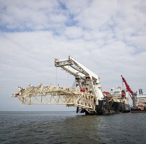 Судно Solitaire во время проведения работ по укладке труб газопровода "Северный поток-2" в Финском заливе. 5 сентября 2018