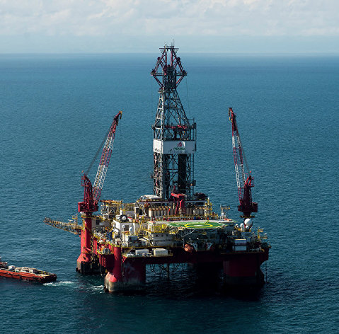 Нефтедобывающая платформа в Мексиканском заливе. Архивное фото