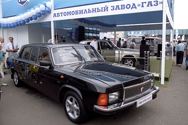 Автомобиль ГАЗ-3102 "Волга"- лимузин