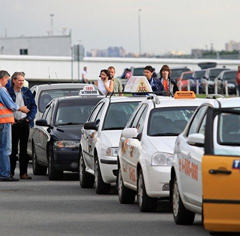 Власти Москвы начинают прием заявок на возмещение затрат на лизинг такси