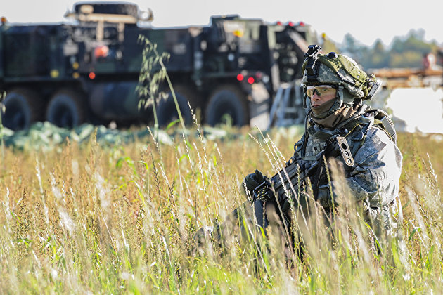 Американский военный во время учений в Германии