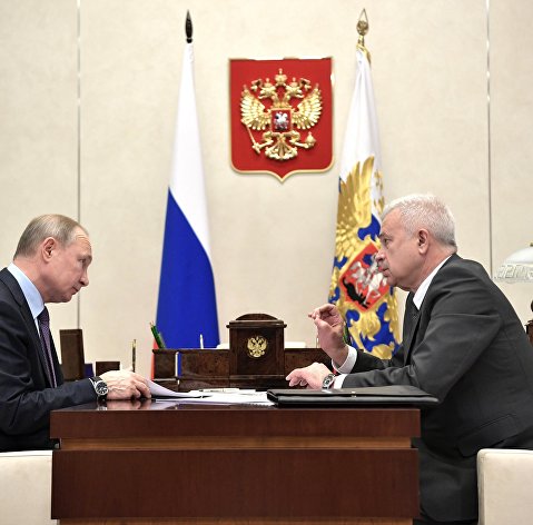 Президент РФ В. Путин встретился с главой ПАО "Лукойл" В. Алекперовым