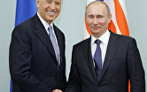 Встреча Владимира Путина с Джозефом Байденом в Москве в 2011 году