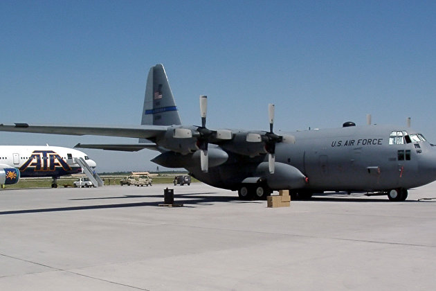 Военно-транспортный самолет C-130 "Геркулес"