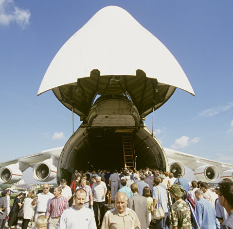 Грузовой самолет АН-225 "Мрия".