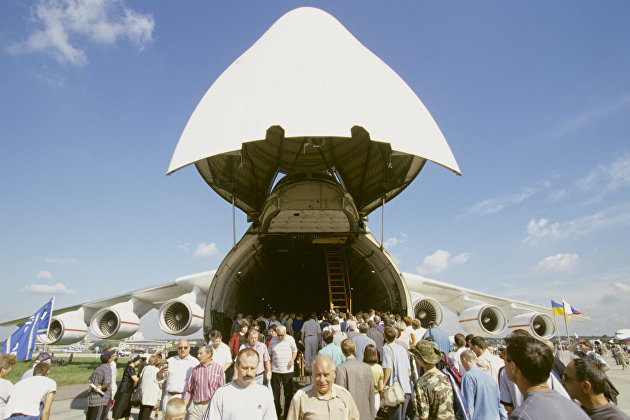 Грузовой самолет АН-225 "Мрия".