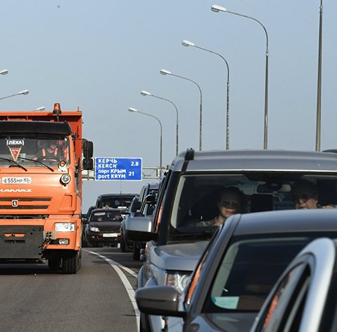 По Крымскому мосту возобновлено движение