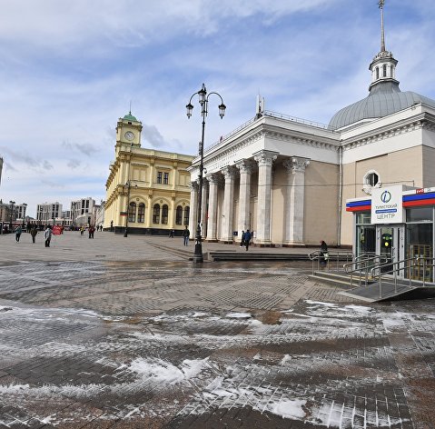 Выход со станции метро "Комсомольская" в Москве