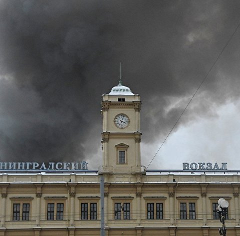 Пожар в районе Комсомольской площади в Москве