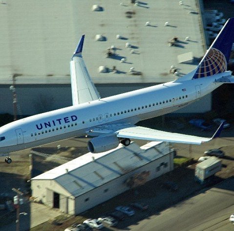 Самолет Boeing 737 компании United Airlines