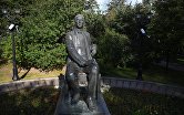 Памятник Сергею Рахманинову на Страстном бульваре в Москве