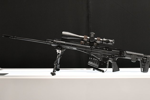 Снайперская винтовка СВЧ на стенде концерна "Калашников"