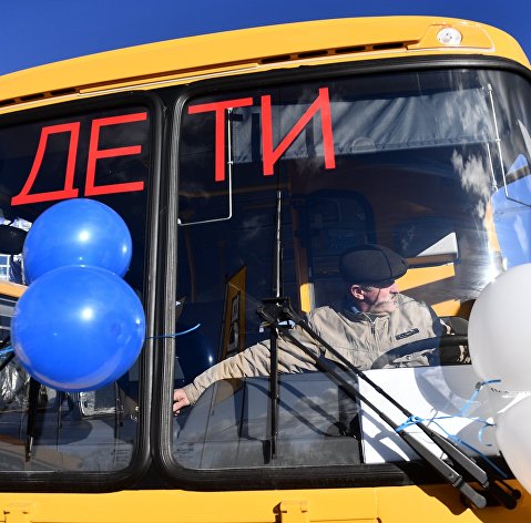 Передача школьных автобусов правительством Екатеринбурга муниципалитетам Свердловской области