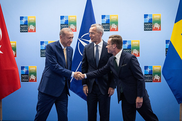 Президент Турции Тайип Эрдоган, премьер-министр Швеции Ульф Кристерссон и генеральный секретарь НАТО Йенс Столтенберг