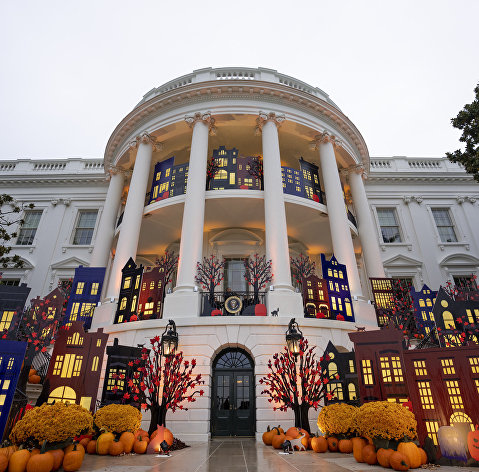 Белый дом США, украшенный к Хэллоуину