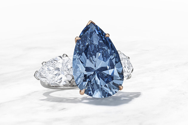 Самый крупный голубой бриллиант Bleu Royal