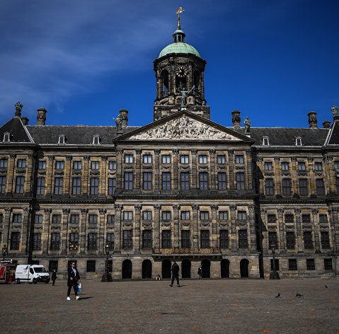Королевский дворец на площади Дам в Амстердаме