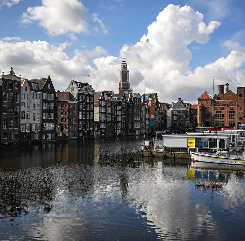 Вид на один из каналов Амстердама