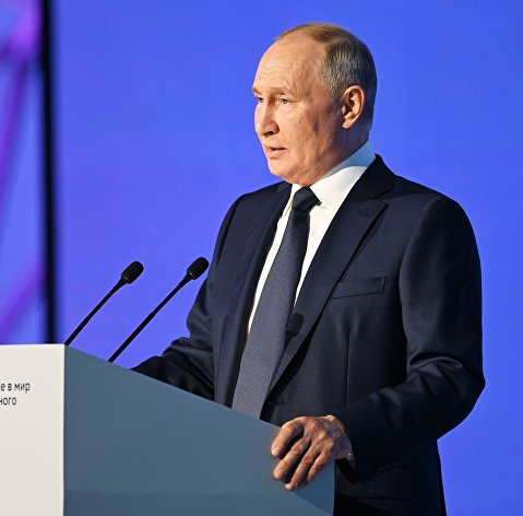 Президент РФ Владимир Путин на конференции по искусственному интеллекту AI Journey